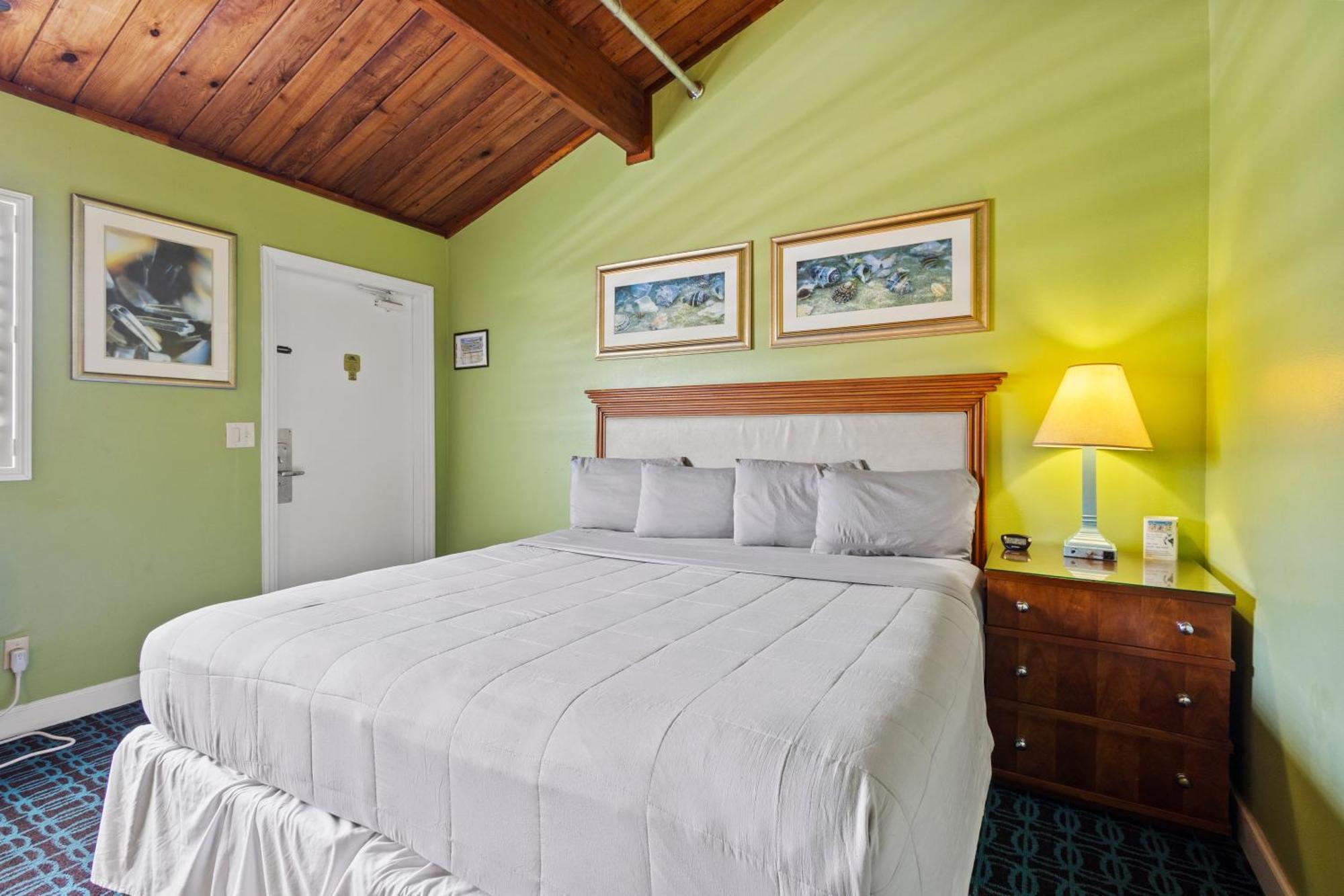 Oceanfront Inn, Inlet View Room, King Bed, #14 Форт Пиърс Екстериор снимка